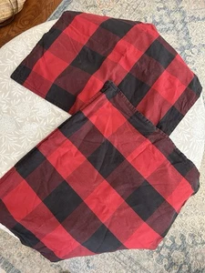Pair Of Pottery Barn Pillowcases Red And Black Buffalo Plaid 24x24" - Picture 1 of 3