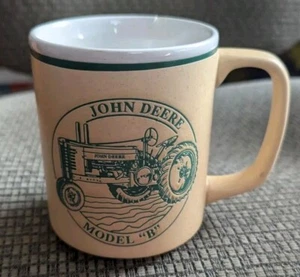 Taza Tractor John Deere Modelo "B" 165 Años de Historia Beige Verde - Imagen 1 de 6