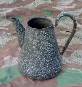 Kaffeekanne/ Emaille/ Kriegsschrott/ Panzerfaust/ Wehrmacht/ Weltkrieg/ ORIGINAL - Bild 1 von 9