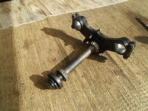 Gabelbrücke unterteil unten Gabeljoch Rahmen Suzuki GSX 1100E GU 71B - Bild 1 von 3