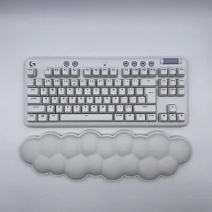 Logitech G713 ENGLSICH Gaming Tastatur LIGHTSYNC RGB Taktil Handballenauflage - Bild 1 von 2