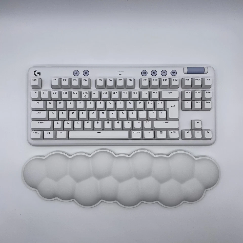 Logitech G713 ENGLSICH Gaming Tastatur LIGHTSYNC RGB Taktil Handballenauflage - Bild 1 von 2