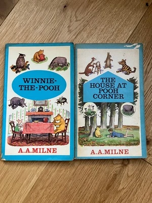 Vintage Winnie the Pooh paperbacks by A.A. Milne from the 1960's and 1970's - Image 1 of 4