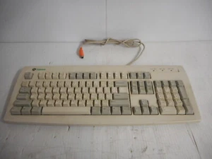 Gateway Vintage PS2 White Keyboard Model 7001049 - Picture 1 of 7
