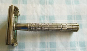 Vintage Gillette Z2 Flare Tip Safety Razor - Picture 1 of 6
