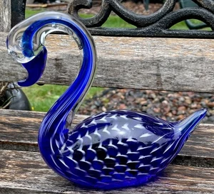 VETRO INSOLITO blu cobalto spesso vetro pesante cigno Cina alto 6" - Foto 1 di 17