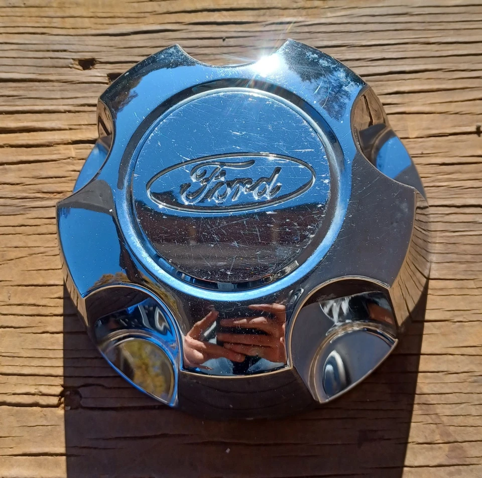 Tapa central Ford Ranger o Explorer, cromada, 1998-2011 parte # YL24 1A096 CB 08 Foto 1 de 3