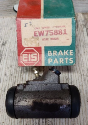 1971-72 FORD PINTO FRONT LEFT WHEEL CYLINDER REPL FORD D1FZ-2062-A EIS EW75881 — 第 1/2 张图片