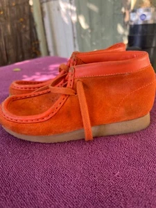 OVO Drake x Clarks Originals Wallabee Low Neon Orange - Size 10.5g-261373907085 - Picture 1 of 5