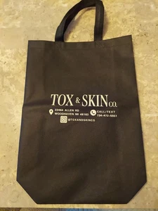 TOX AND SKIN CO TRAGETASCHE TRAGETASCHE WOODHAVEN MI SCHWARZ-WEISS LOGO - Bild 1 von 3