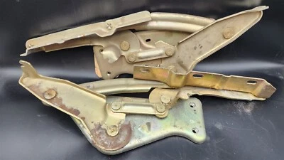 68 69 70 Cadillac Deville Fleetwood Calais Capó Bisagra Derecha y Derecha Juego Nuevo de Lote Antiguo Foto 1 de 3