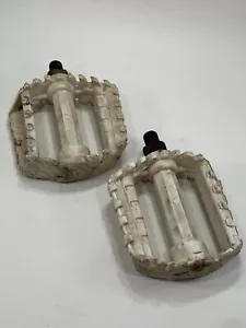 GT BMX Pedals White Victor VP-873 1/2” Performer Dyno Compe Freestyle OG 1980’s - Picture 1 of 10