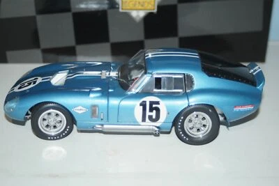 Exoto Racing Legends Cobra Daytona Coupe #15 1:18 - Imagem 1 de 4