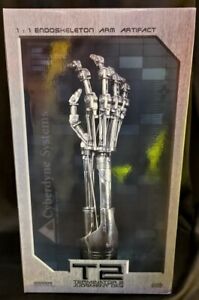 SIDESHOW Terminator 2 T2 ARTIFACT ENDSKELTON ARM 1/1 Life Size Bust T-800
