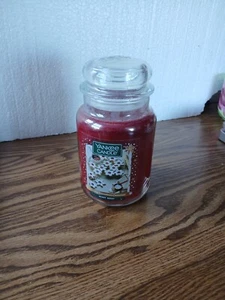 Yankee Candle MERRY BERRY Large Jar 22 Oz Red Housewarmer New Wax - Picture 1 of 4