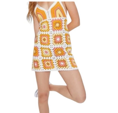 Nuevo con etiquetas Mini Vestido Forever 21 Mediano Multicolor Patchwork Crochet Cuello en V Playa Boho Foto 1 de 4