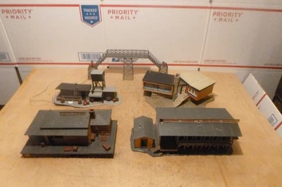 VINTAGE ATLAS & OTHERS HO BUILDINGS - Image 1 of 4