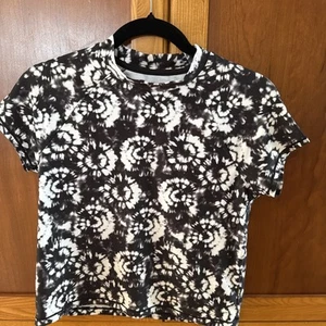 Athleta Girl Size Extra Large/14 Short Sleeve Mock Neck Rash Guard Cool Print - Picture 1 of 2