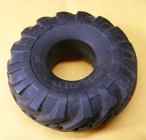 Rear Tire for REUHL Caterpillar DW10/15 SCRAPER - Picture 1 of 13