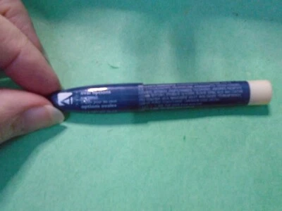 AVON  OVAL OPTIONS  EYE PENCIL Moonlight Sealed NOS - Image 1 of 4