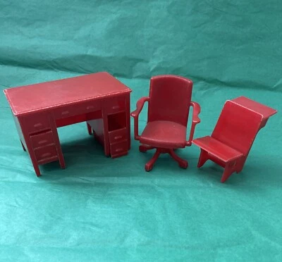 Mueble de colección para casa de muñecas RENWAL escritorio de plástico rojo 34 silla giratoria 35 + estudiante Foto 1 de 4