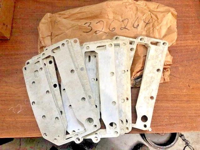 5 NOS Evinrude Johnson OMC 326264 - Inner Exhaust Cover Gasket - Image 1 of 1