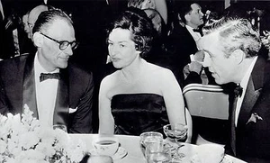 1964 Drahtfoto Arthur Miller Jason Robards & Lady Bird Johnson Treffen in NYC - Bild 1 von 2