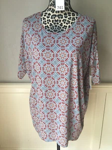New With Tags Women's LulaRoe Irma Size Small - Picture 1 of 6