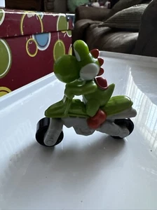 2022 Nintendo Yoshi Super Mario Motorcycle Bike Plastic Toy Figure Green Classic - Picture 1 of 4