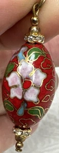 Colgante Vintage Cloisonné Esmalte Rojo Diseño Floral Acentos Estrás Cuentas Doradas - Imagen 1 de 12