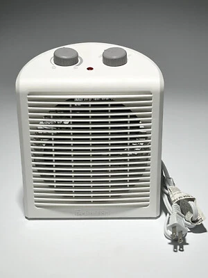 Space Heater Utilitech Fan Forced Personal Compact Indoor 1500-Watt 100 SqFt - Image 1 of 4