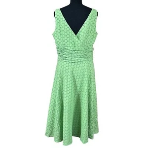 Maggie London NWT Kelly Green Eyelet Lace Fit & Flare Sleeveless Dress Size 14 - Picture 1 of 9