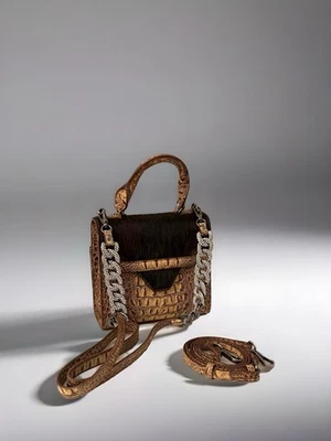 Cartera Raviani en piel de becerro marrón y cocodrilo marrón con 2 correas para el hombro. Foto 1 de 4