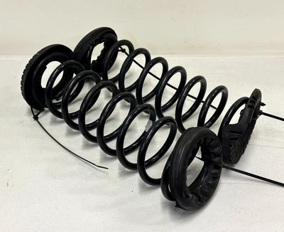 Conjunto de bobinas de mola de suspensão traseira Ford Focus 2012-2018 fabricante de equipamento original - Imagem 1 de 4