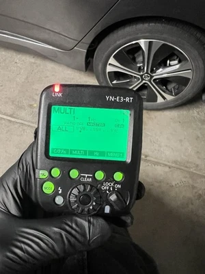 Yongnuo YN-E3-RT Wireless Speedlite - Image 1 of 4