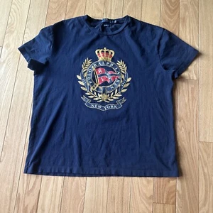 Polo Ralph Lauren Herren marineblaues Wappen T-Shirt Medium klassische Passform Kurzarm gebraucht, in einwandfreiem Zustand - Bild 1 von 5