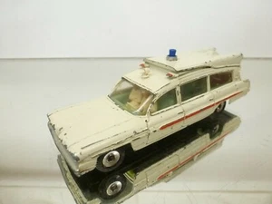 DINKY TOYS 263 SUPERIOR CRITERION AMBULANCE - WHITE 1:43 - NICE CONDITION - 132 - Picture 1 of 9
