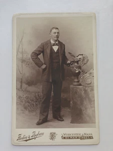 Antikes Kabinettfoto .. Viktorianischer Mann .. Worcester, Mass. - Bild 1 von 2