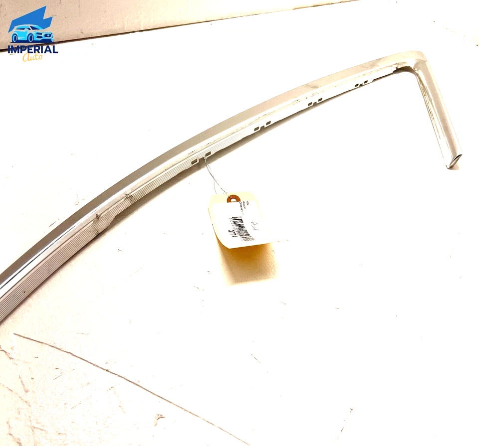 ЛЕВАЯ МОЛДИНГОВАЯ ЛЕНТА ДЛЯ КУЗОВА СО СТОРОНЫ ВОДИТЕЛЯ AUDI A8 QUATTRO 2011-2016 ОТ ОРИГИНАЛЬНОГО ПРОИЗВОДИТЕЛЯ - Изображение 1 из 4