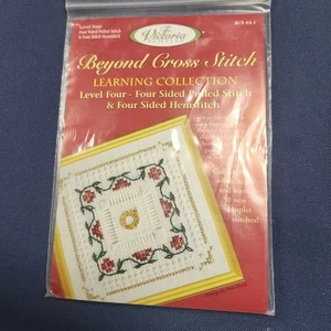 Level 4 Beyond Cross Stitch Victoria Sampler Learning Collection Tudor Rose NUOVO - Foto 1 di 3