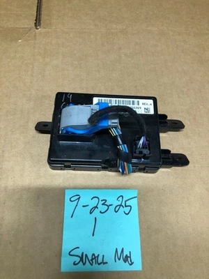 2019 Jeep Cherokee Climate Control Module Temperature  Pigtail Plug 68370299AC - Image 1 of 4