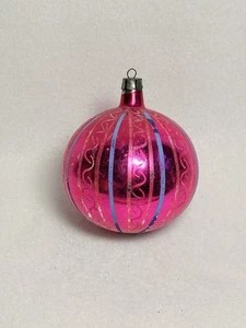 De Colección Polonia Adorno de Navidad Rosa Brillante con Rayas Azules y Remolino Pintado a Mano - Imagen 1 de 5