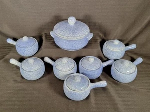 Cazuela cubierta de esponja azul vintage y 7 vasijas manchadas azules - Cordon Cook - Imagen 1 de 14