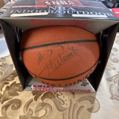 Baloncesto NBA firmado por Dikembe Mutombo SPALDING VINTAGE - CERTIFICADO DE AUTENTICIDAD Foto 1 de 4