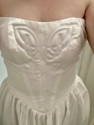 ÚNICO Vestido de novia Mollyevers línea A sin tirantes talla 12 con bordado celta Foto 1 de 4