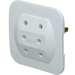 Kopp 174902005 Euro Adapter 3-fach extra flach arktis für 3x Eurostecker 3x 2,5A - Bild 1 von 2