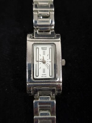 Reloj clásico Bijoux Terner para mujer tono plateado número grande rectangular Foto 1 de 4