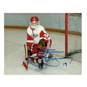 STEVE YZERMAN Signed Detroit Red Wings 8x10 Photo – 70686 - Picture 1 of 2