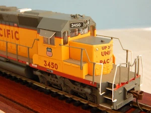 Bachmann HO Union Pacific SD40-2 BAC67205 Locomotive w/DCC and Sound - Picture 1 of 16