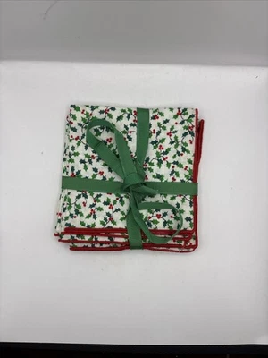 Vintage Holly Berry Christmas Napkins w Red Stitched Trim 7 7/8x7 7/78 Lot Of 6 - Image 1 of 2